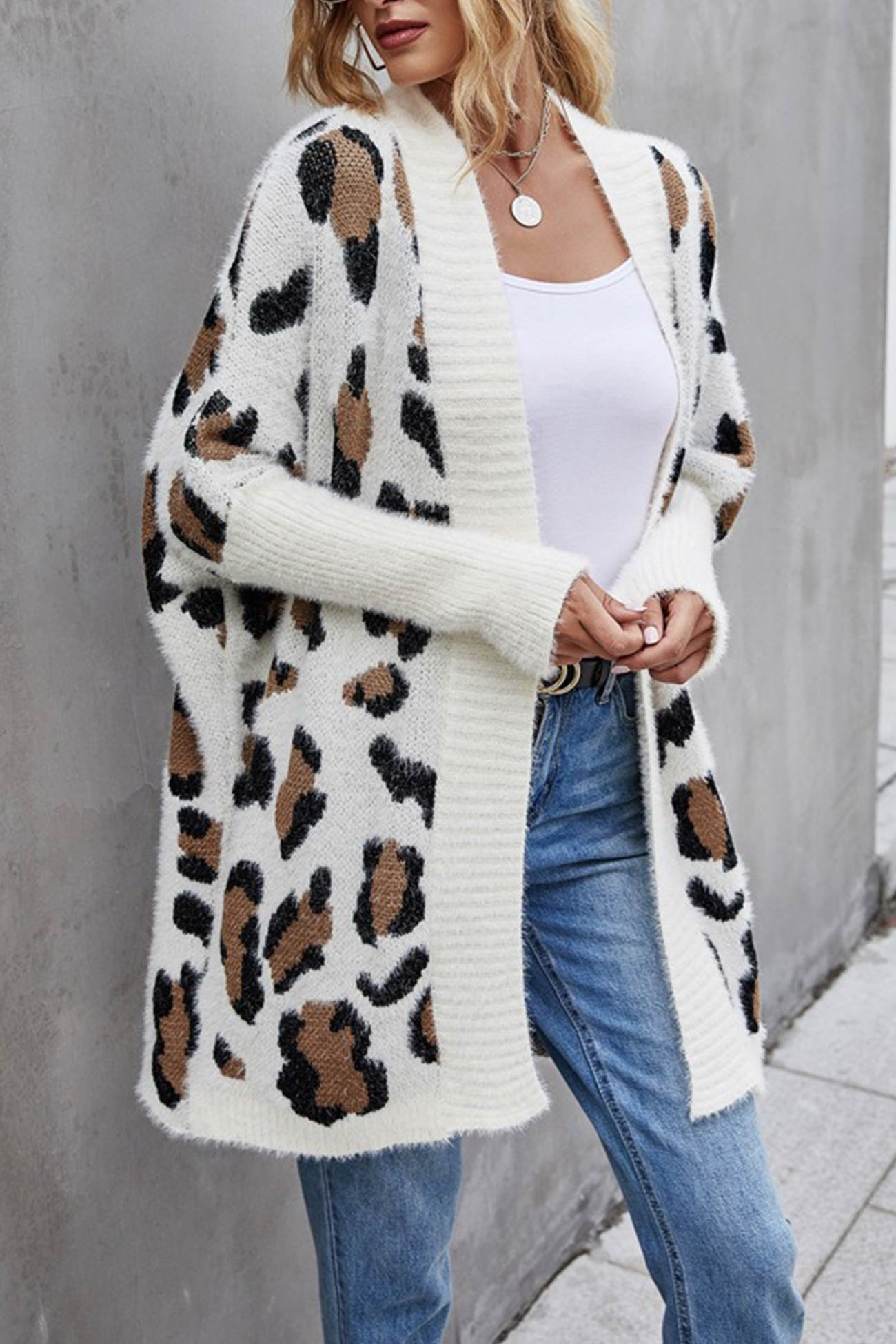Gracefully Styled Cardigan for Any Occasion