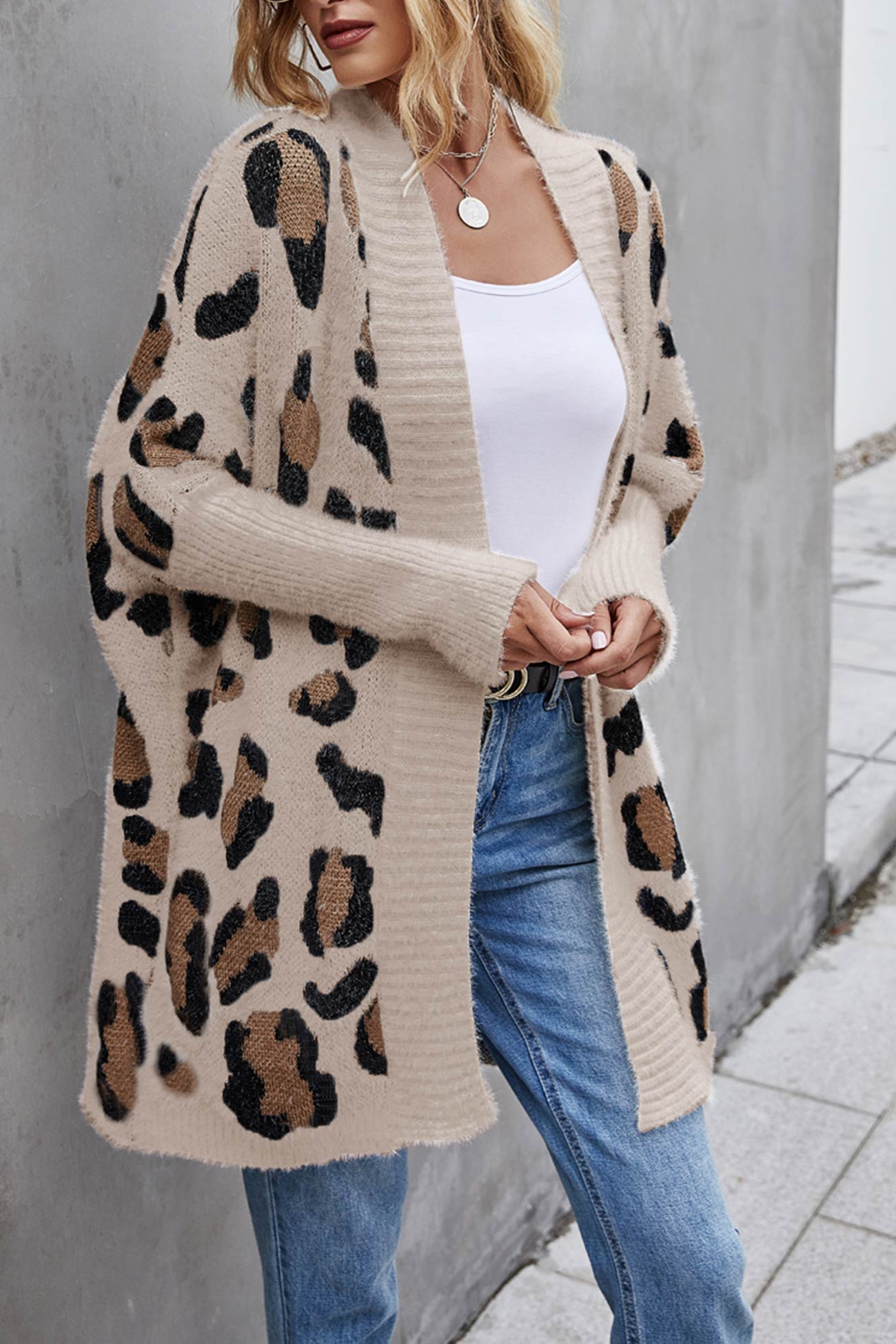 Gracefully Styled Cardigan for Any Occasion