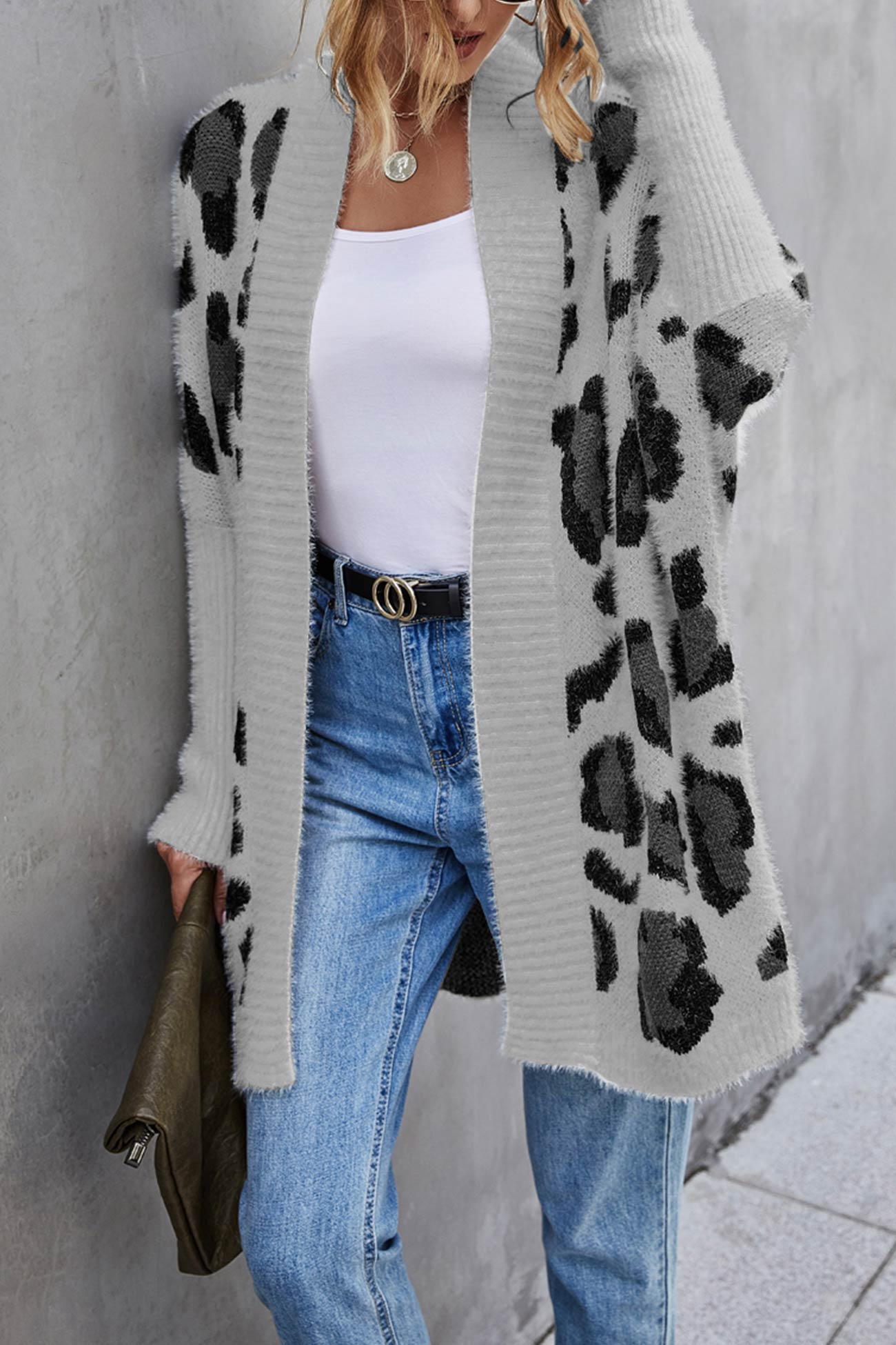 Gracefully Styled Cardigan for Any Occasion