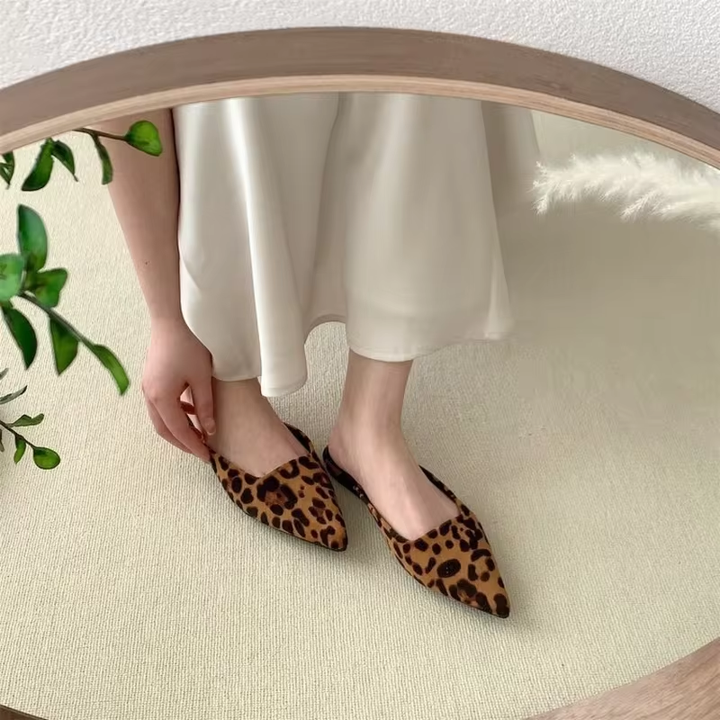 Chic Orthopedic Slippers with Unique Design