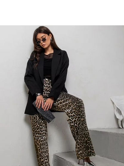 Elegantly Styled Trousers for Everyday Wear