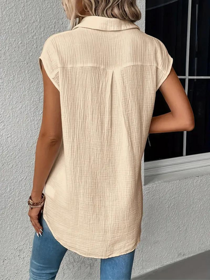 Well Tailored Blouse with a Graceful Silhouette