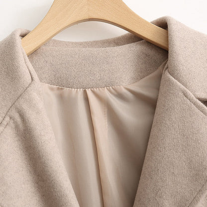 Elegantly Styled Coat for Everyday Wear