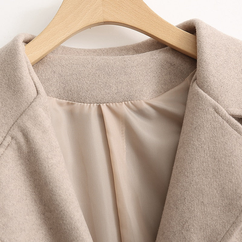 Elegantly Styled Coat for Everyday Wear