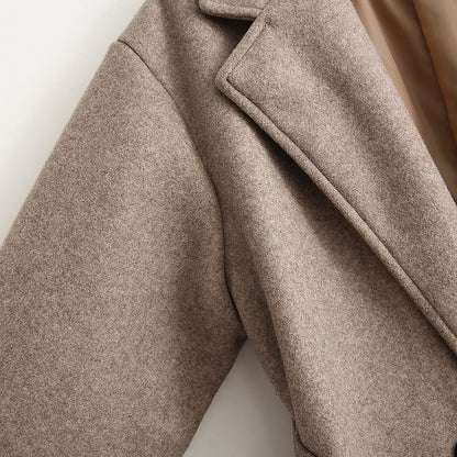 Elegantly Styled Coat for Everyday Wear