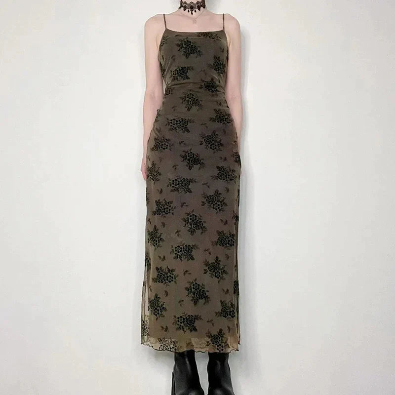 Classic Vintage Dress with a Flattering Fit