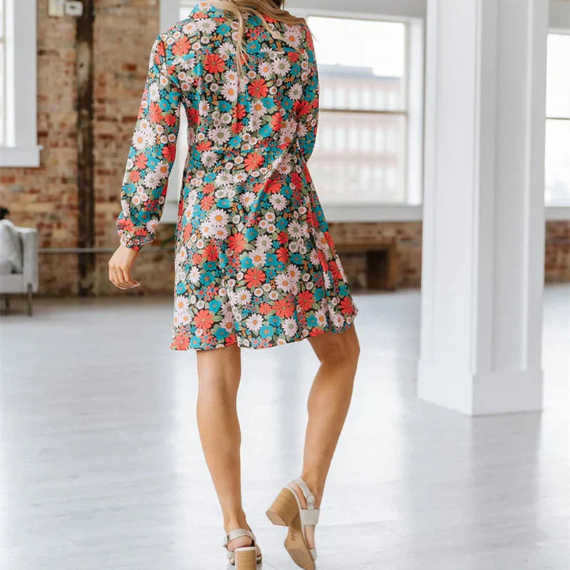 Classic Vintage Dress with a Flattering Fit