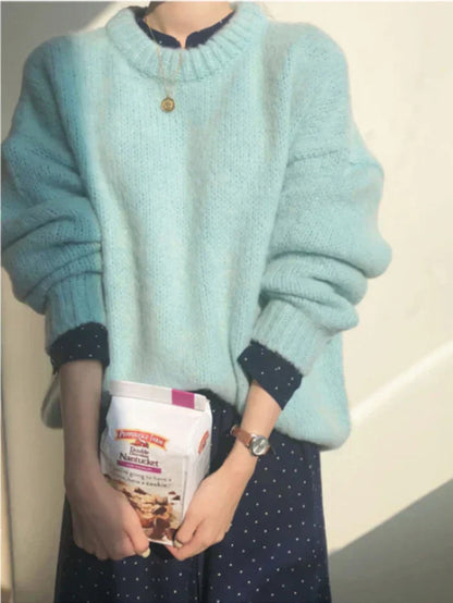 Effortlessly Elegant Sweater with a Timeless Design