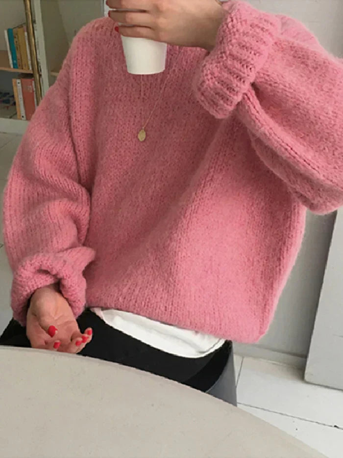 Effortlessly Elegant Sweater with a Timeless Design
