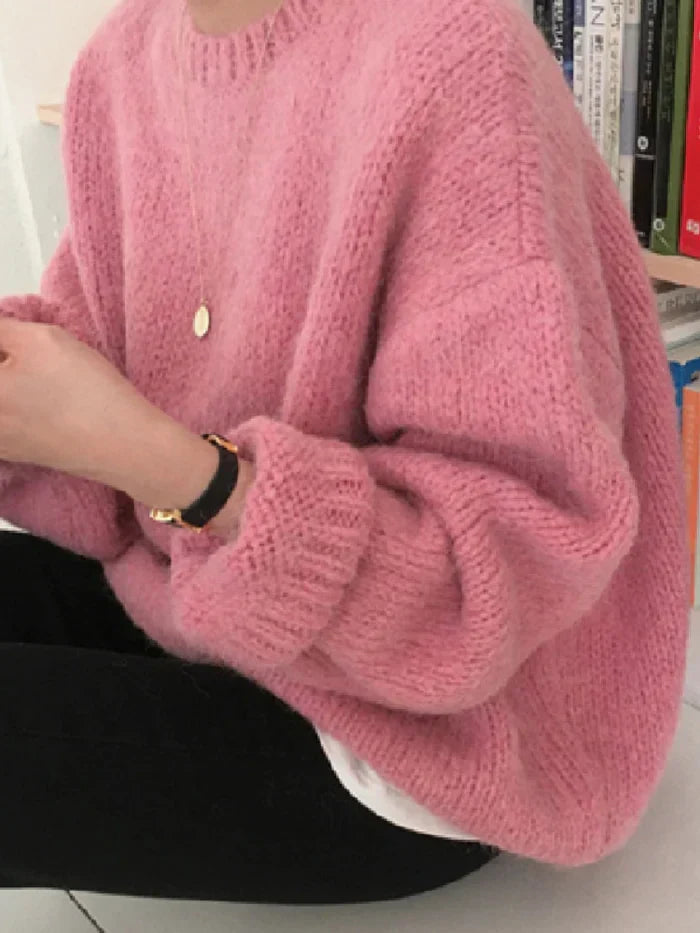 Effortlessly Elegant Sweater with a Timeless Design
