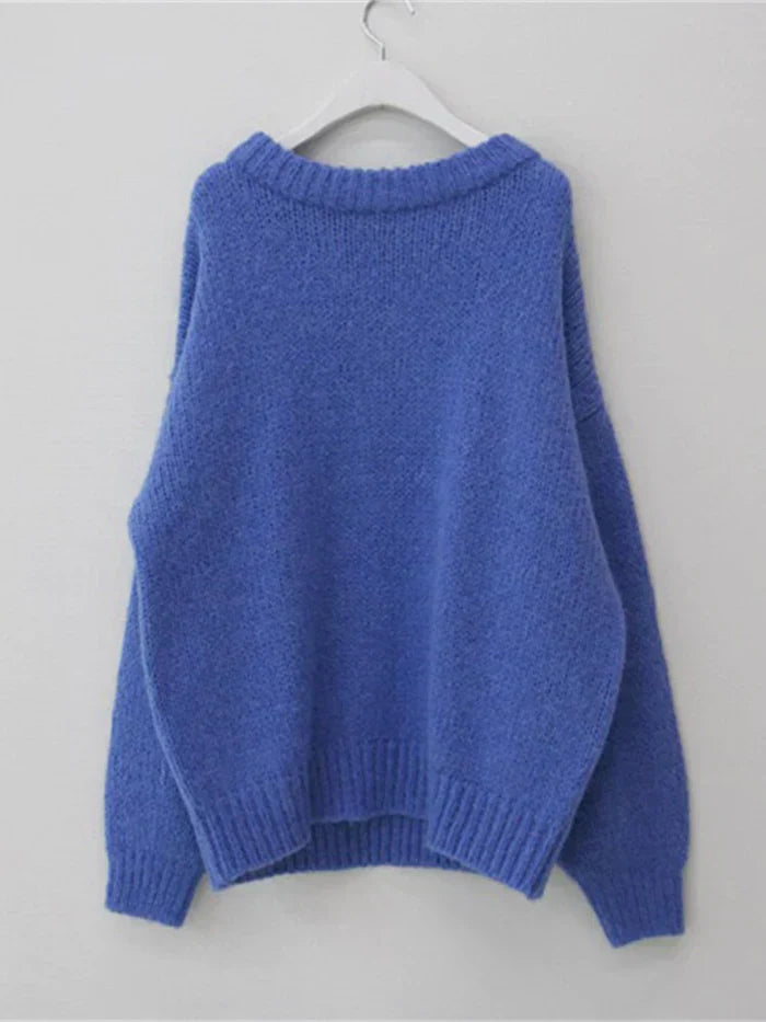 Effortlessly Elegant Sweater with a Timeless Design