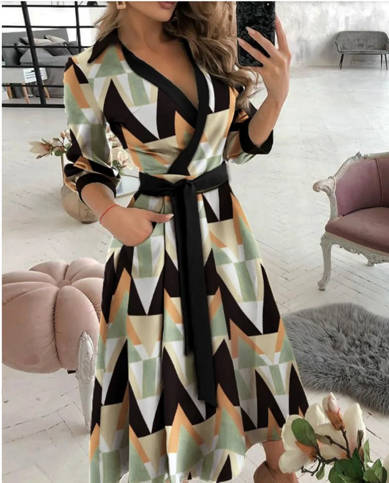 Classic Vintage Dress with a Flattering Fit