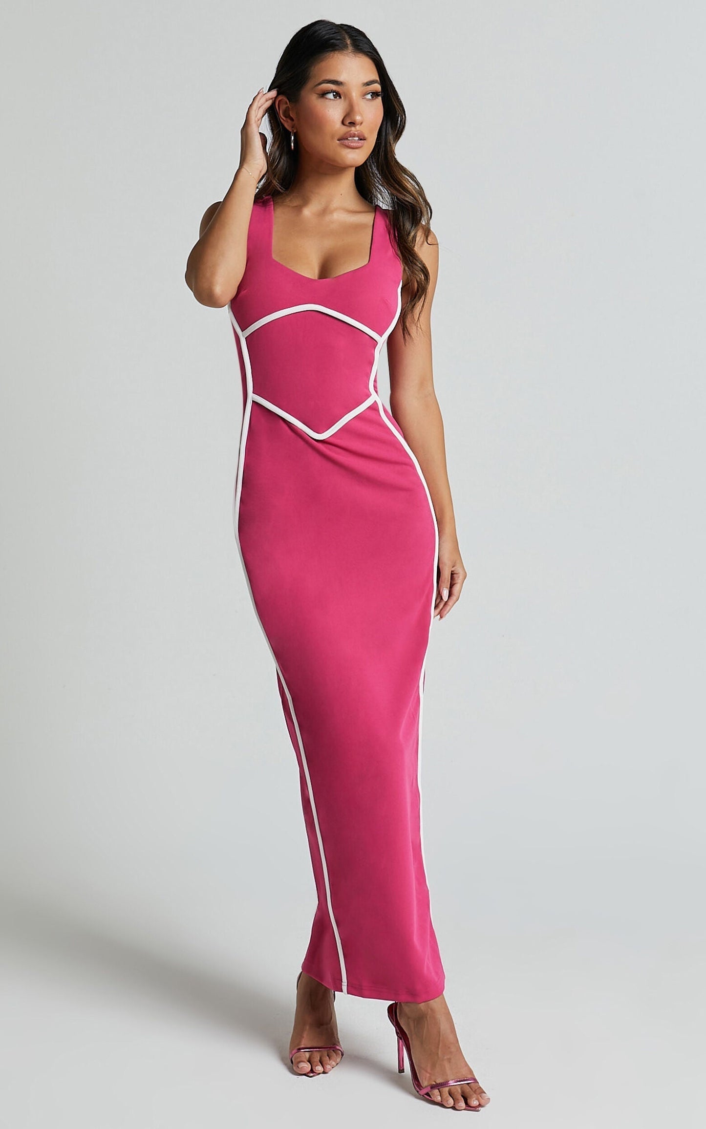 Gracefully Styled Dress for Any Occasion