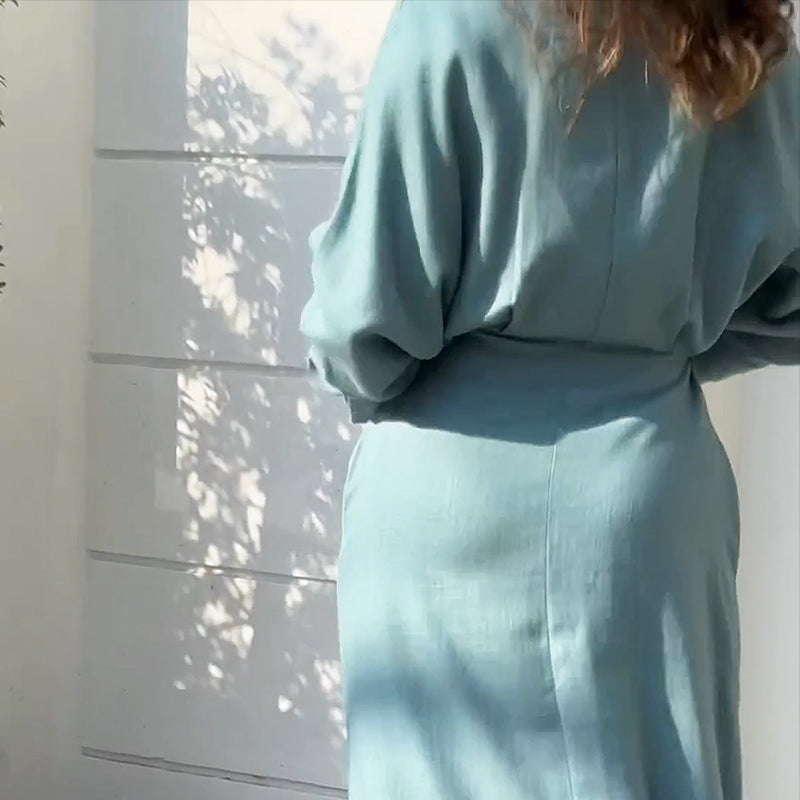 Well Tailored Dress with a Graceful Silhouette