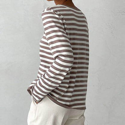 Sophisticated Blouse with a Clean Classic Look