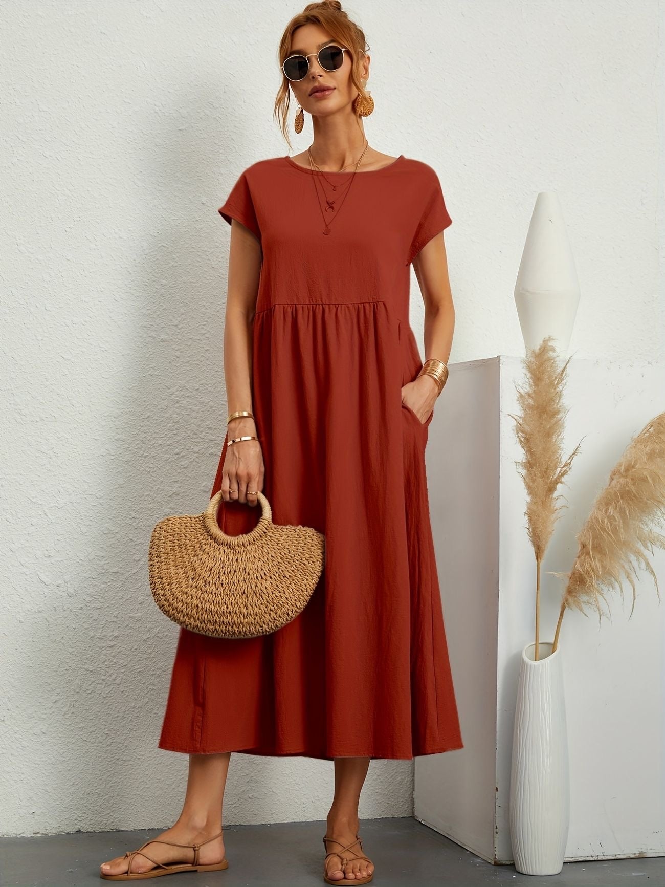 Classic Vintage Dress with a Flattering Fit