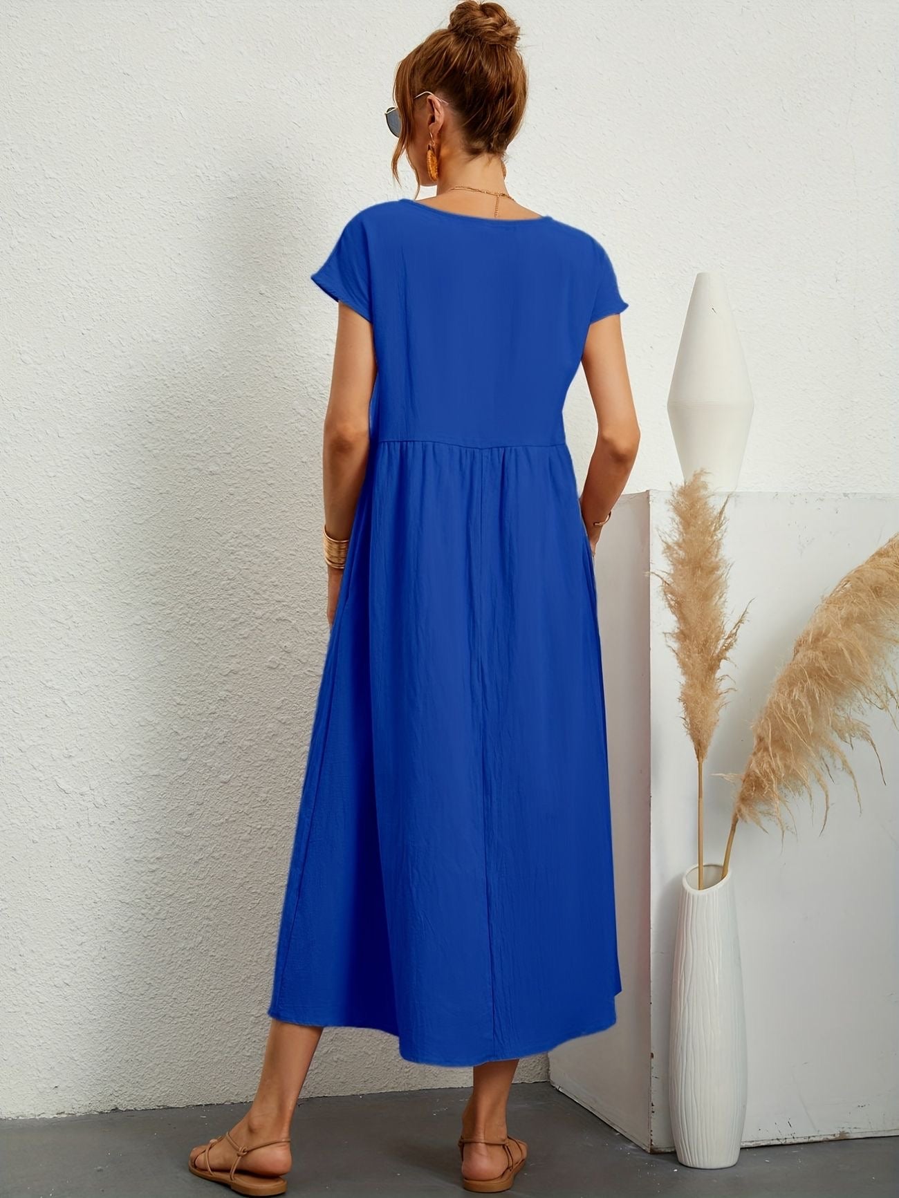 Classic Vintage Dress with a Flattering Fit
