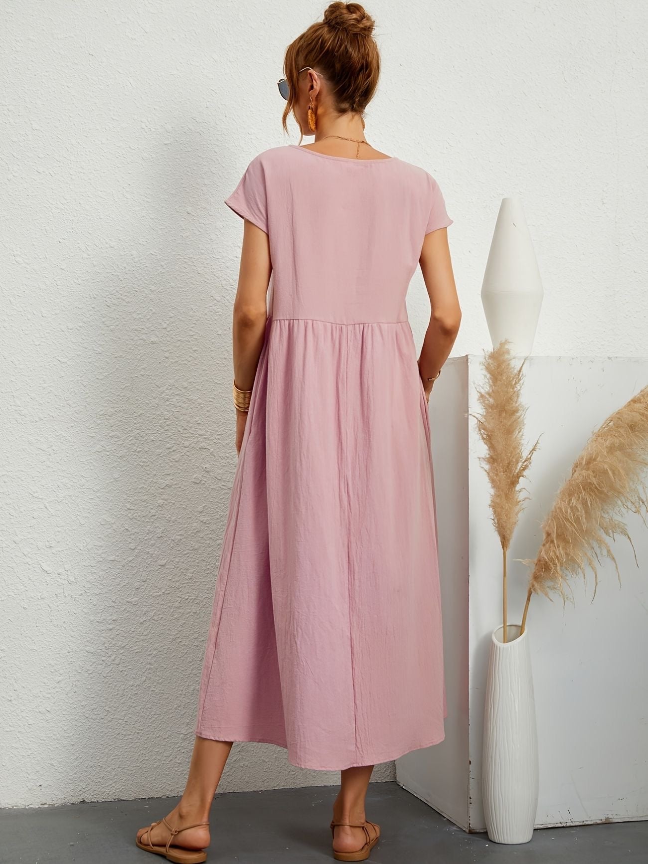Classic Vintage Dress with a Flattering Fit