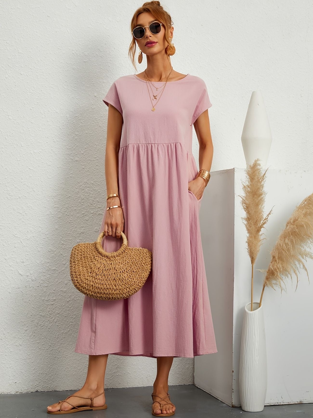 Classic Vintage Dress with a Flattering Fit