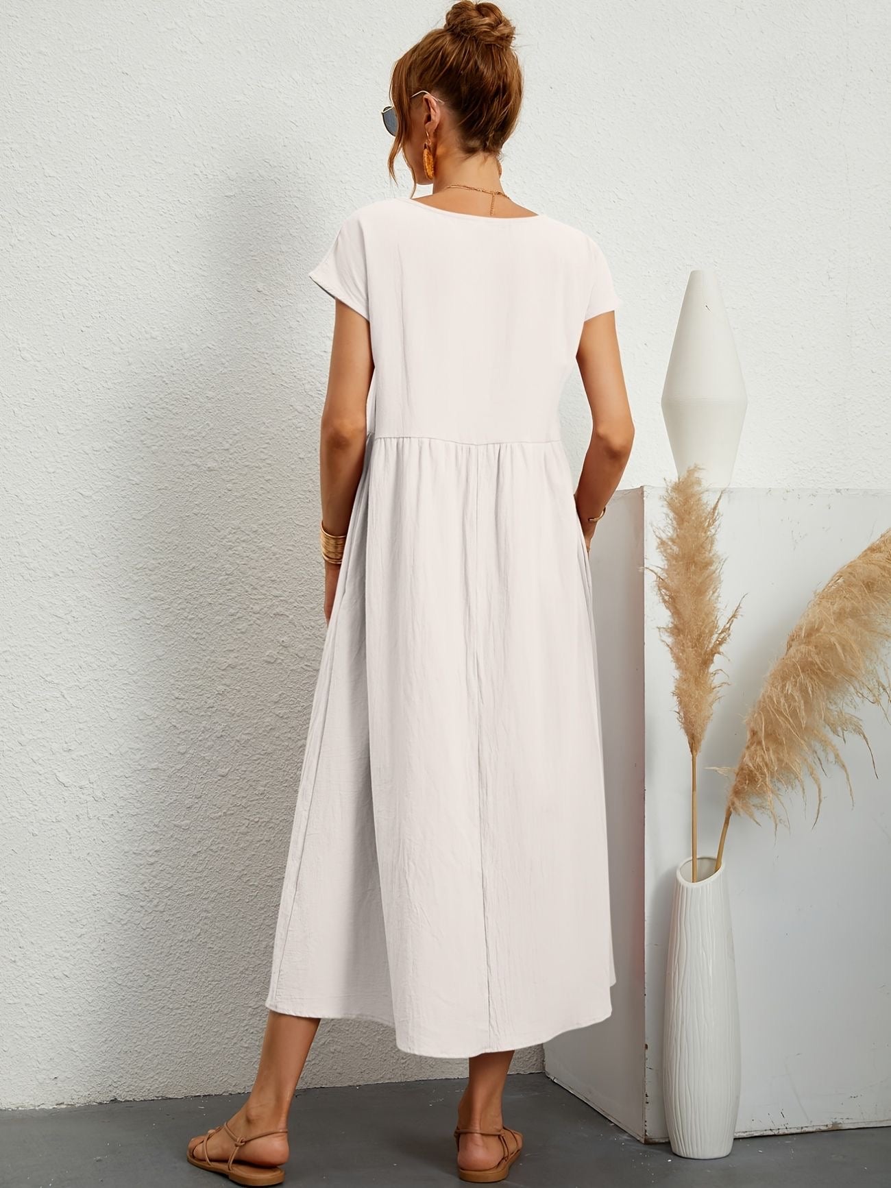 Classic Vintage Dress with a Flattering Fit