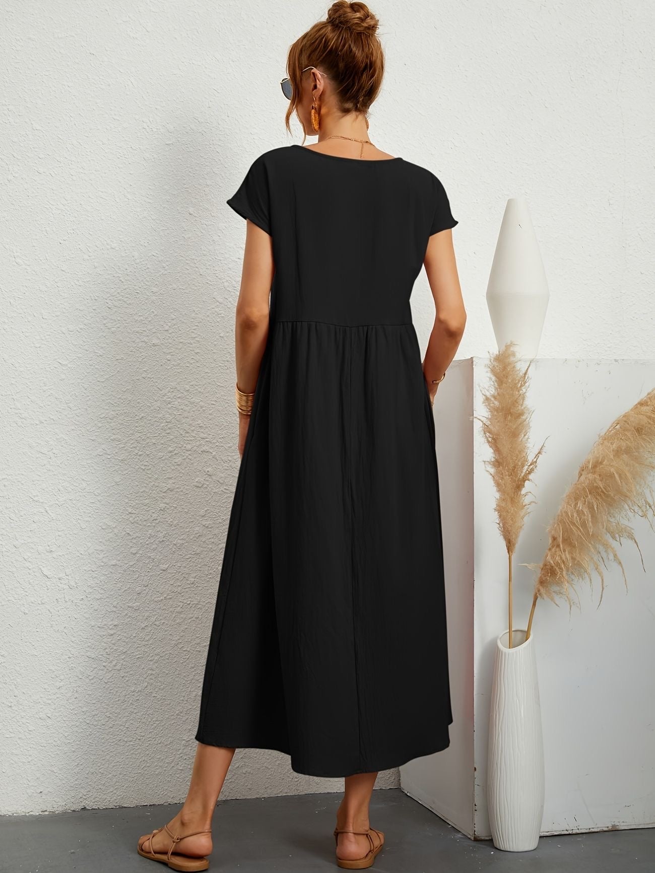 Classic Vintage Dress with a Flattering Fit