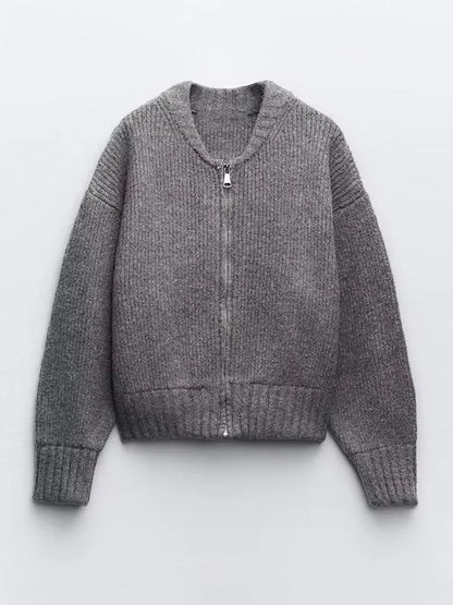 Effortlessly Elegant Sweater with a Timeless Design
