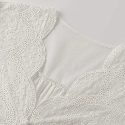 Well Tailored Blouse with a Graceful Silhouette