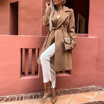 Beautifully Finished Coat in a Timeless Design