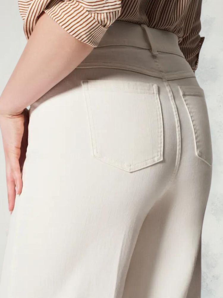 Gracefully Styled Garment for Any Occasion