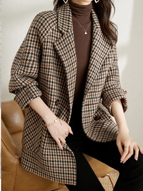 Elegantly Styled Coat for Everyday Wear