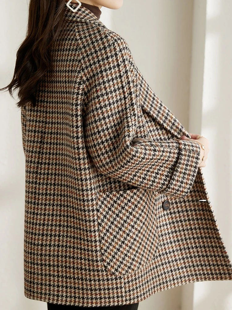 Elegantly Styled Coat for Everyday Wear