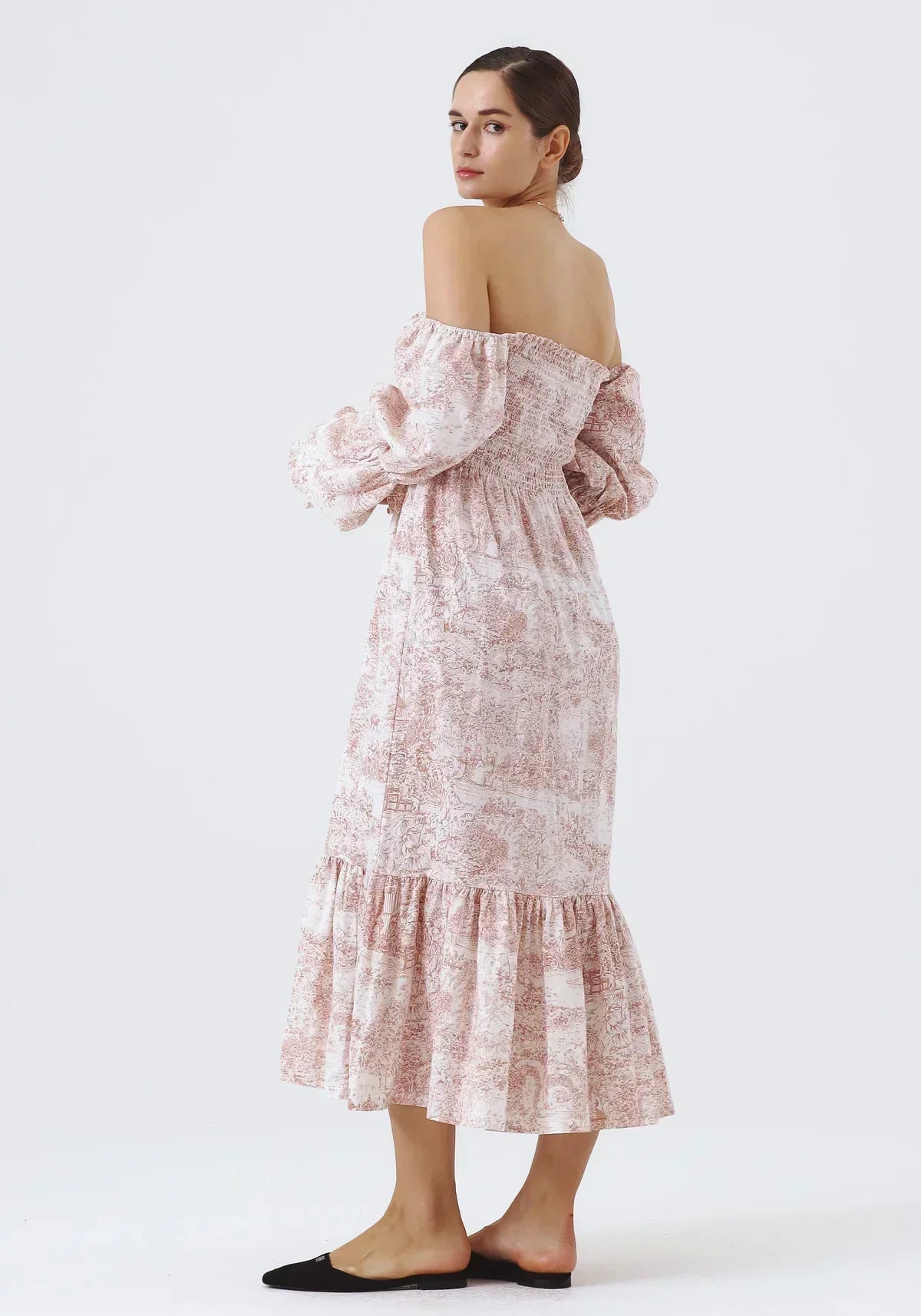 Beautifully Crafted Dress in a Classic Style