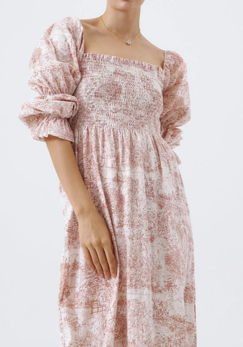 Beautifully Crafted Dress in a Classic Style