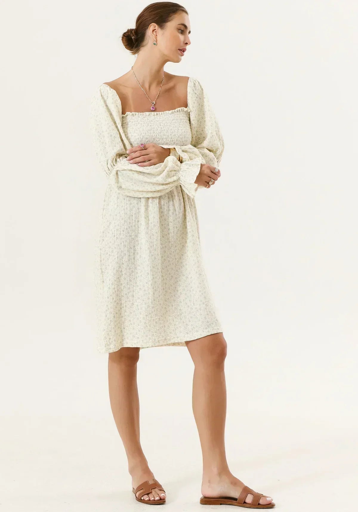 Beautifully Crafted Dress in a Classic Style