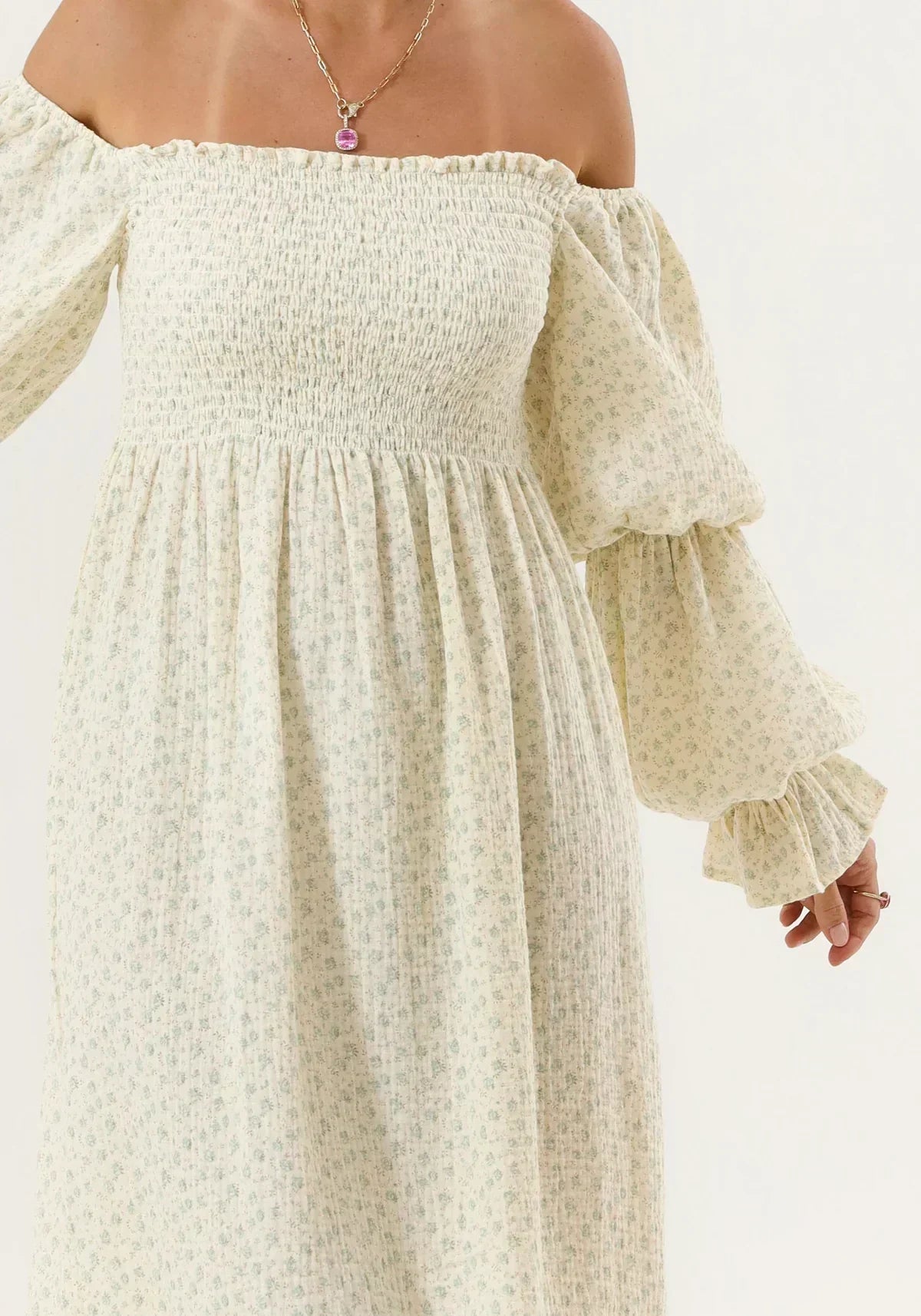 Beautifully Crafted Dress in a Classic Style