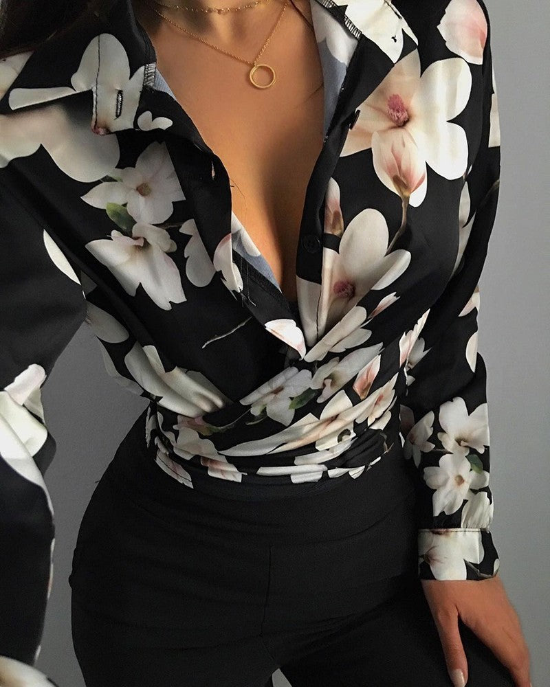 Effortlessly Elegant Blouse with a Timeless Design