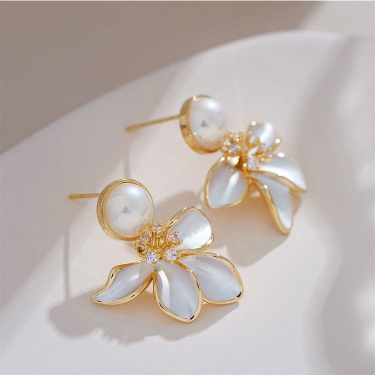 Elegantti Helmi Korvarengas jokaiseen tilaisuuteen