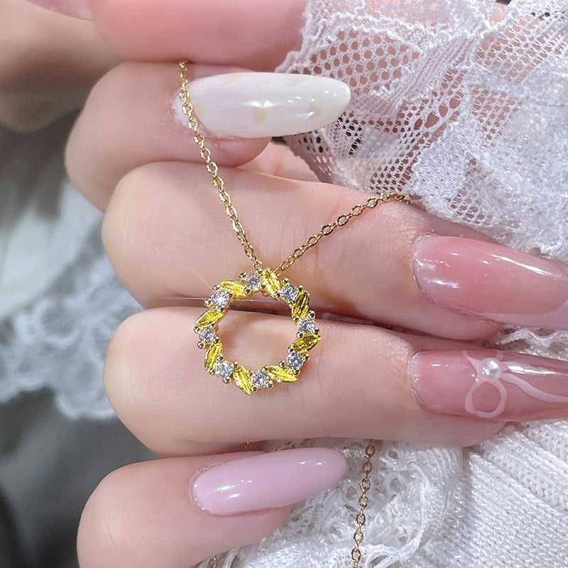 Käsintehty vintage Kaulakoru