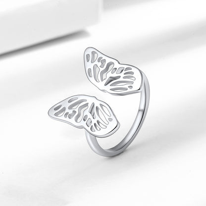 Klassinen Sormus ajattomalla viehätyksellä