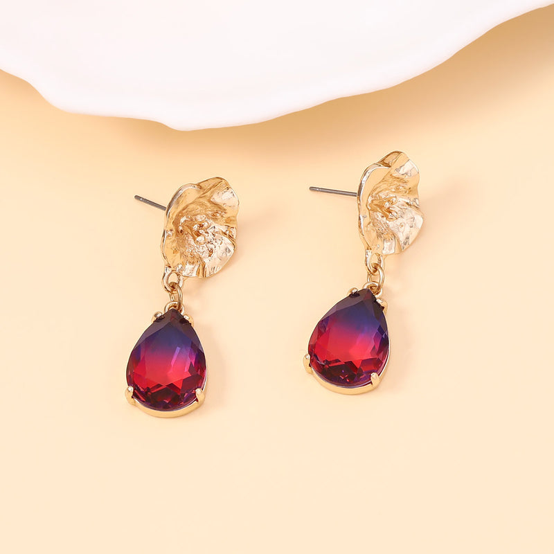 Hurmaava Kulta Korvarengas jokaiseen tilaisuuteen