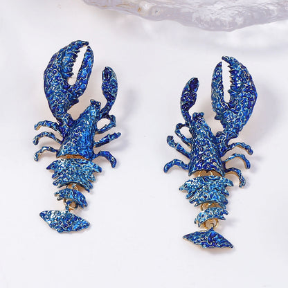 Kaunis Korvarengas ainutlaatuisella tyylillä