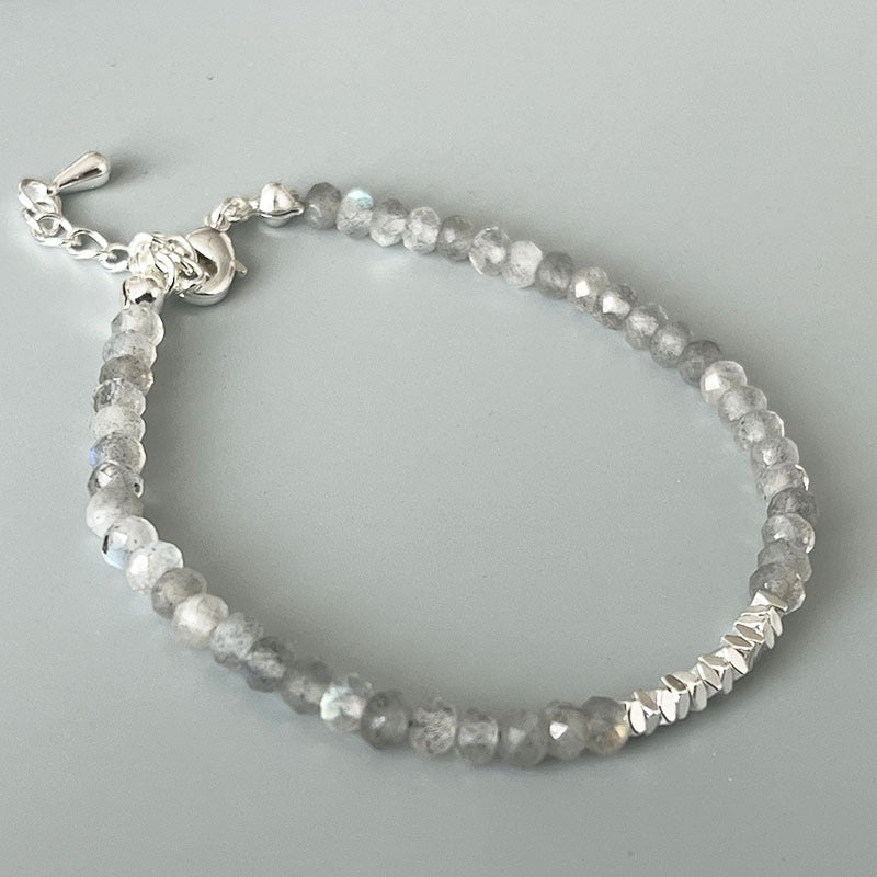 Romanttinen Hopea Rannekoru erityisiin hetkiin