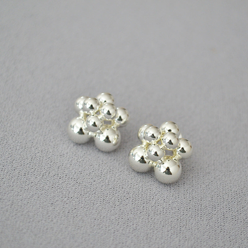 Klassinen Kulta Korvarengas ajattomalla viehätyksellä