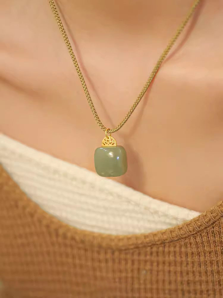 Hurmaava Kulta Kaulakoru jokaiseen tilaisuuteen