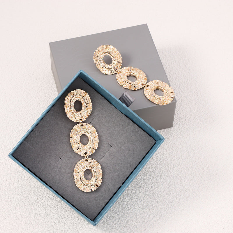 Klassinen Korvarengas ajattomalla viehätyksellä