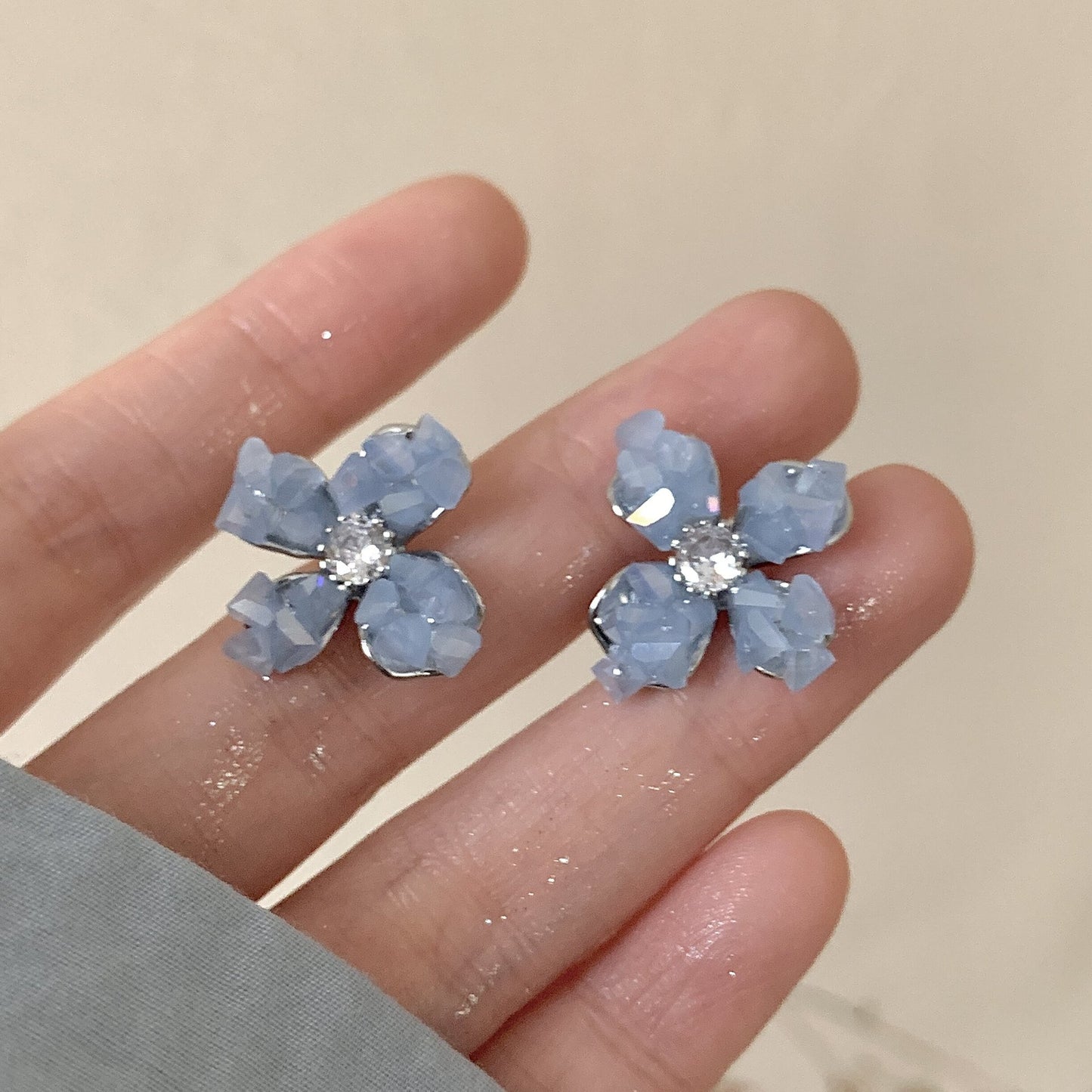 Elegantti Korvarengas jokaiseen tilaisuuteen