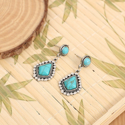 Hurmaava Sormus jokaiseen tilaisuuteen