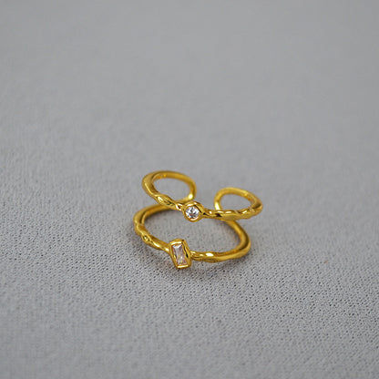 Romanttinen Kulta Sormus erityisiin hetkiin