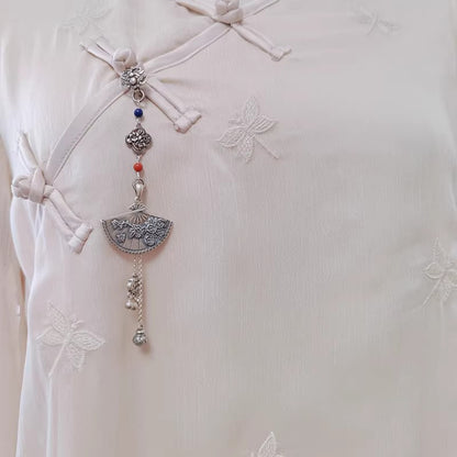 Klassinen Hopea Riipus ajattomalla viehätyksellä