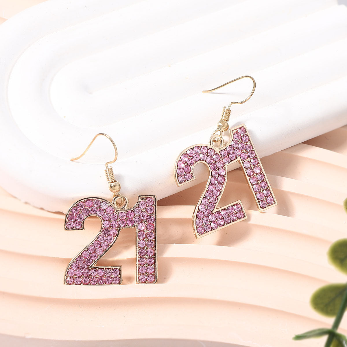 Hurmaava Korvarengas jokaiseen tilaisuuteen